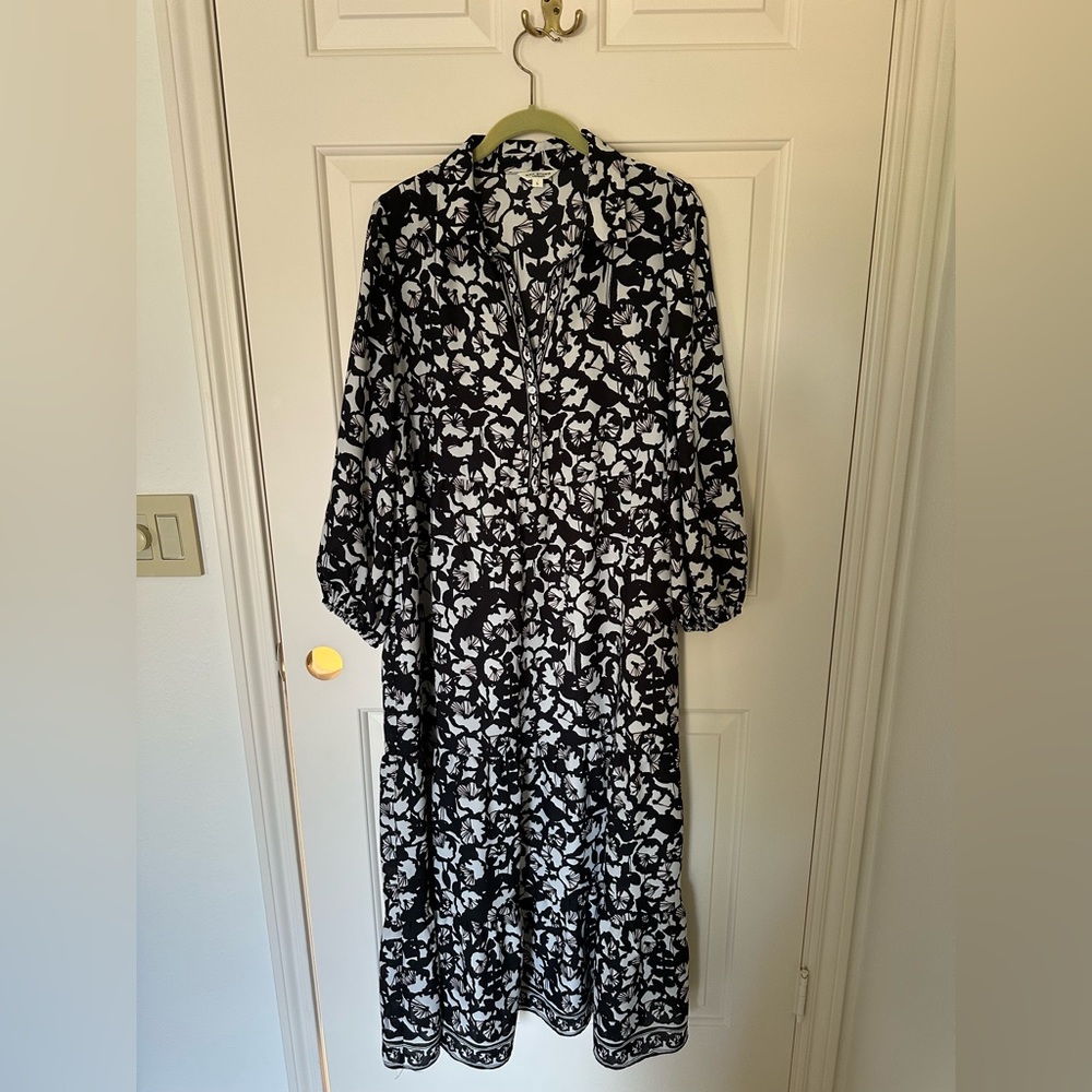 Max Studio Black and White Floral Long Sleeve Dress